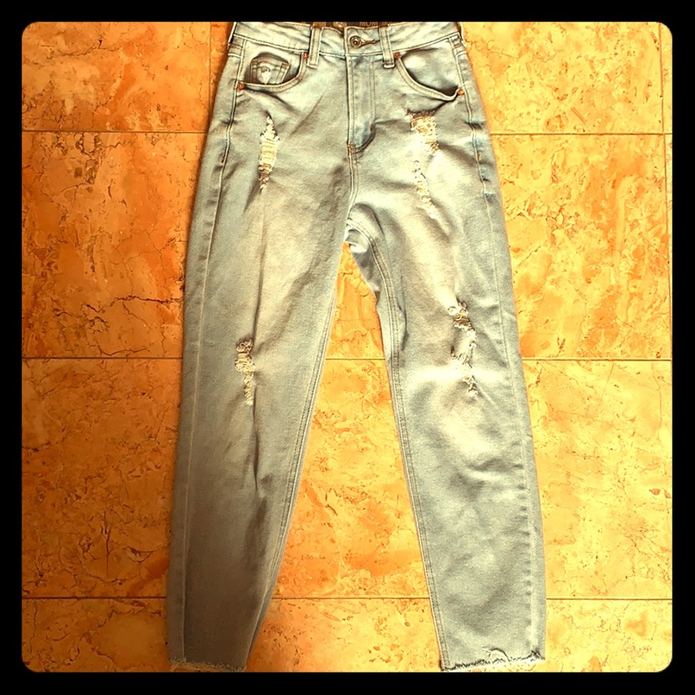 Cute Ripped Vintage Mom Jeans High Rise